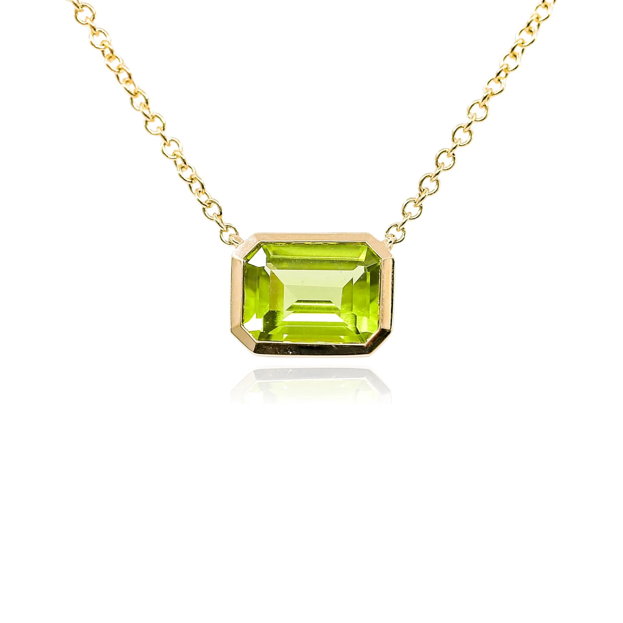 14K YELLOW GOLD EMERALD-CUT PERIDOT SOLITAIRE NECKLACE