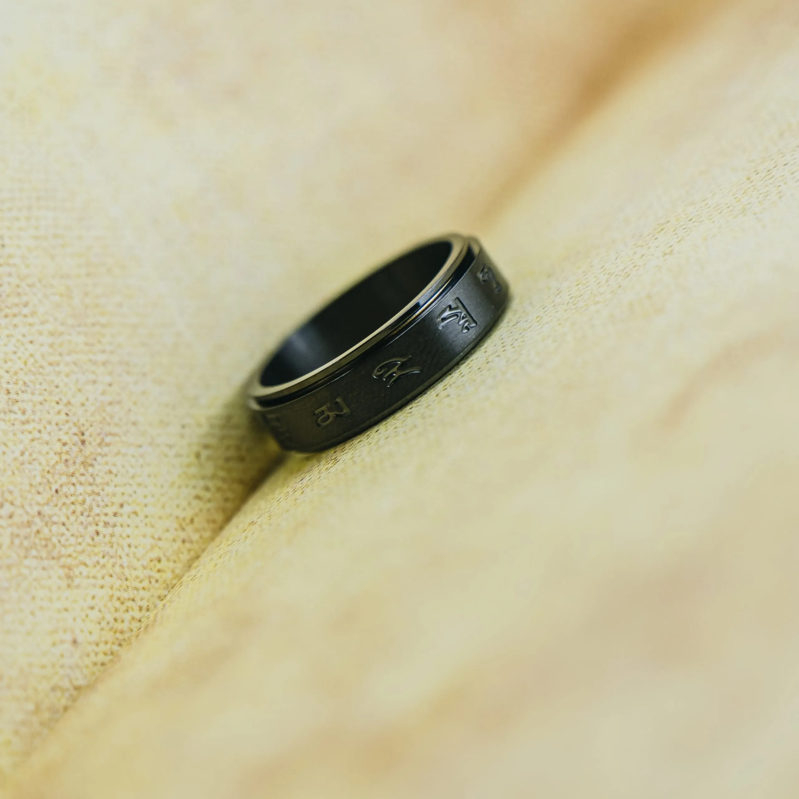 8mm Matt Black Rotating Buddhist Tibetan Spinner Prayer Monk Spinner Ring