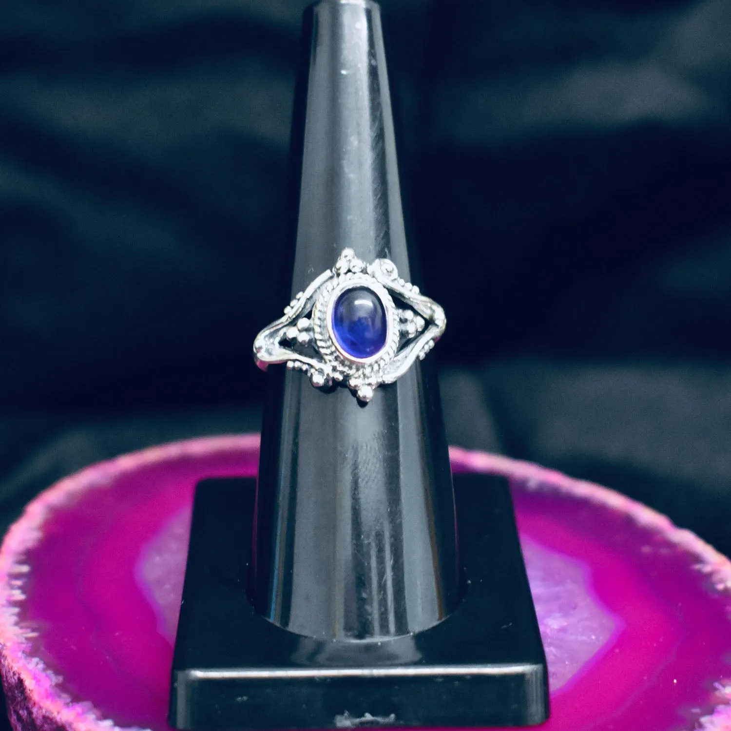 Detailed Amethyst Ring (925) Sterling Silver