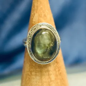 Detailed Labradorite Ring (925) Sterling Silver