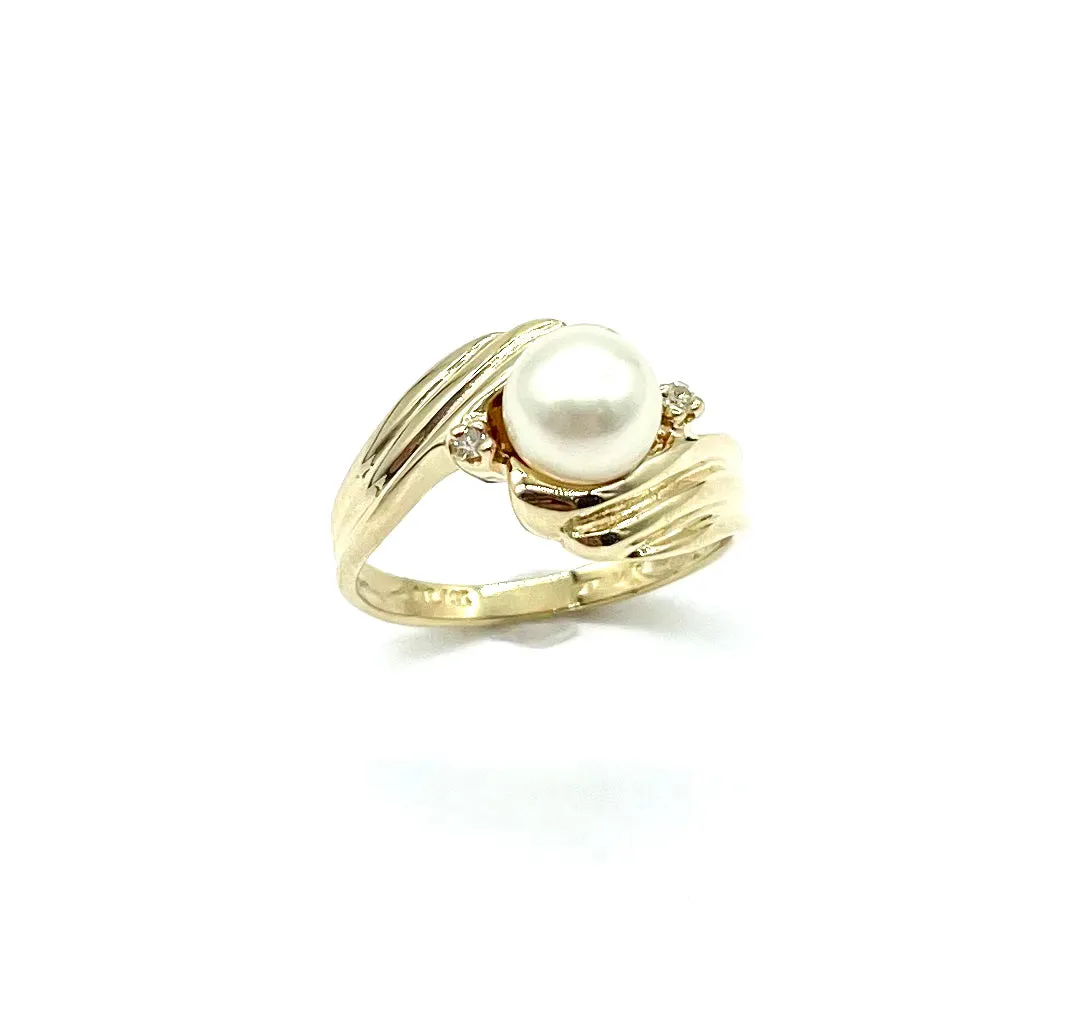 Pearl Ring with Diamond Accents