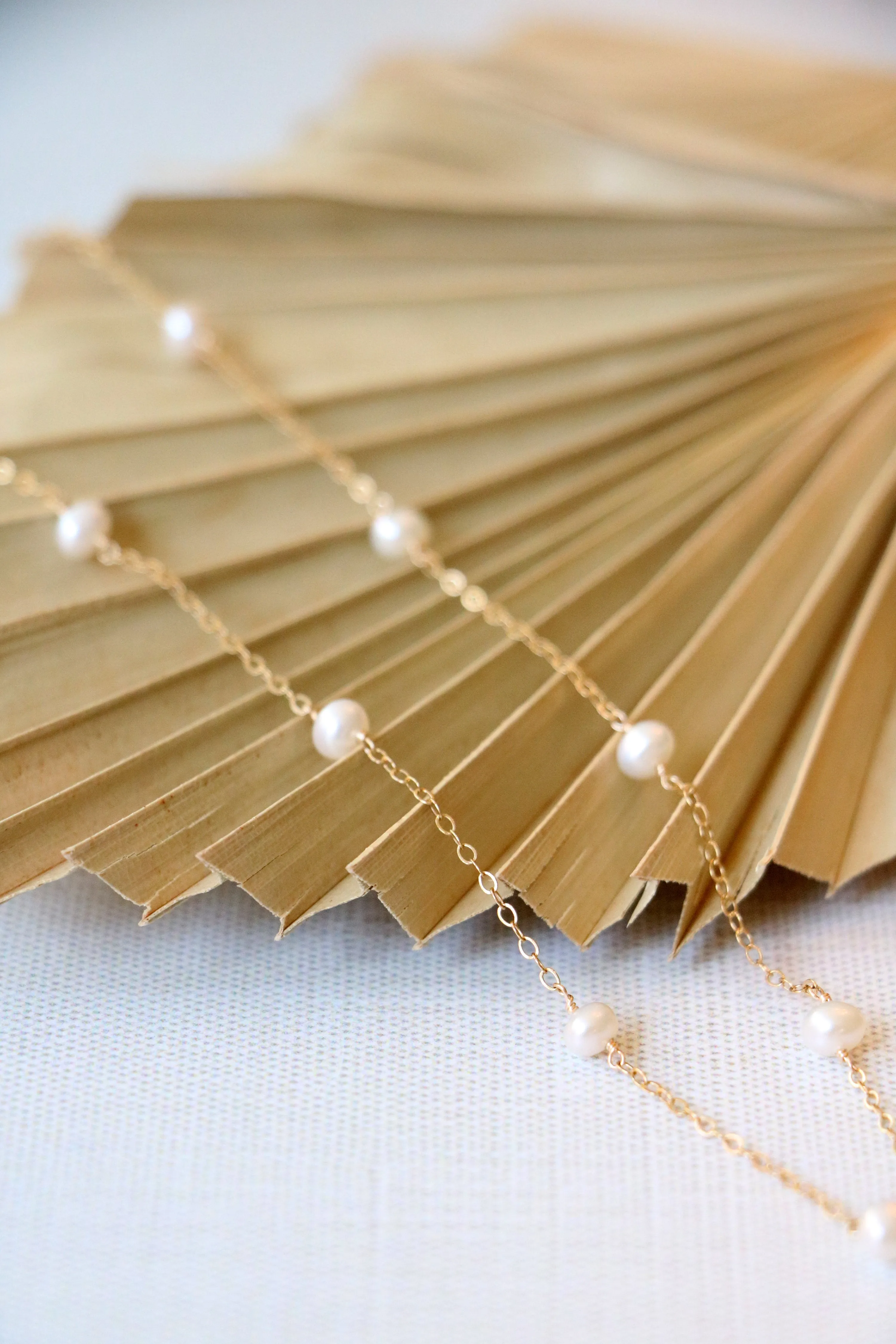 pops of pearl necklace { gold }