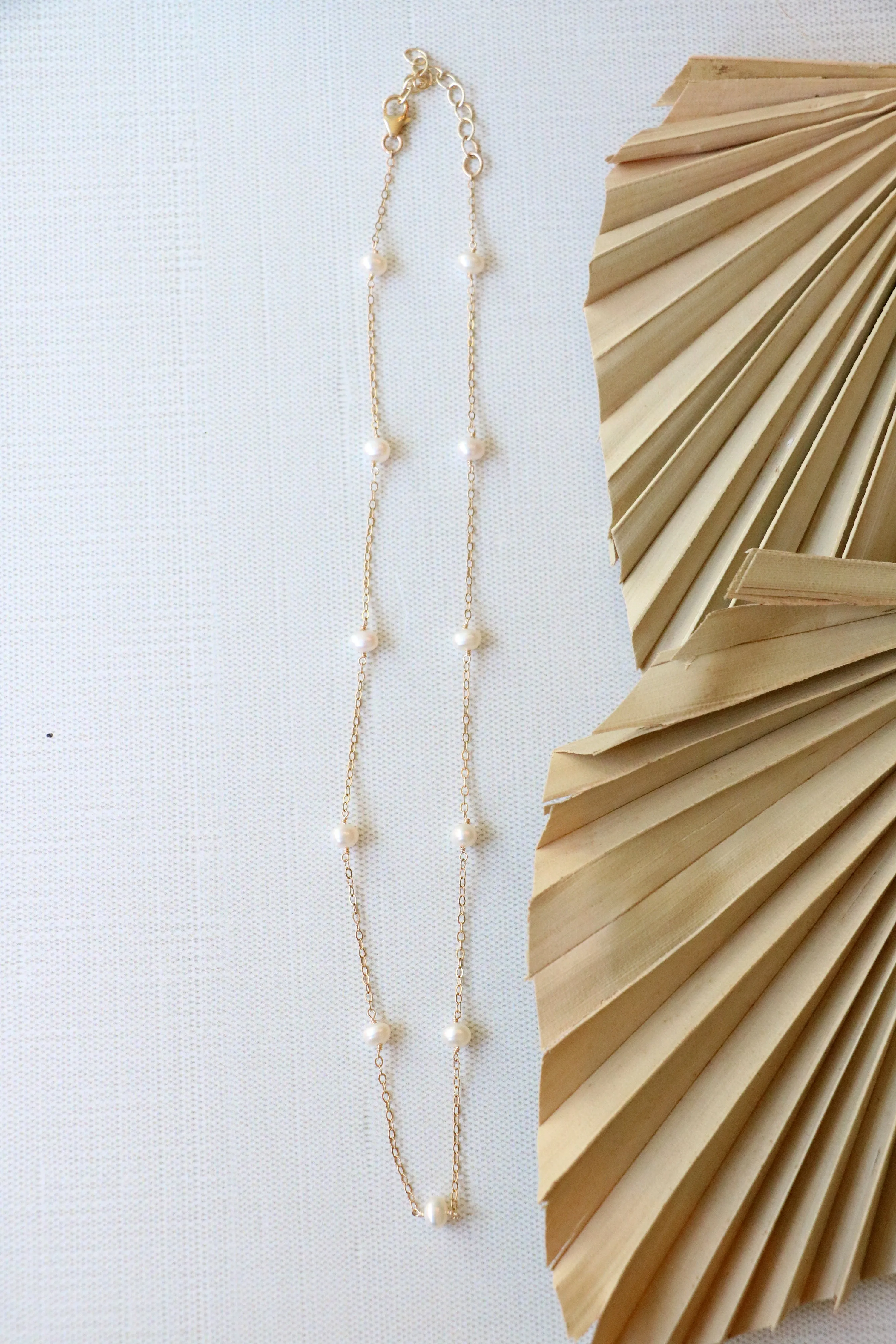 pops of pearl necklace { gold }