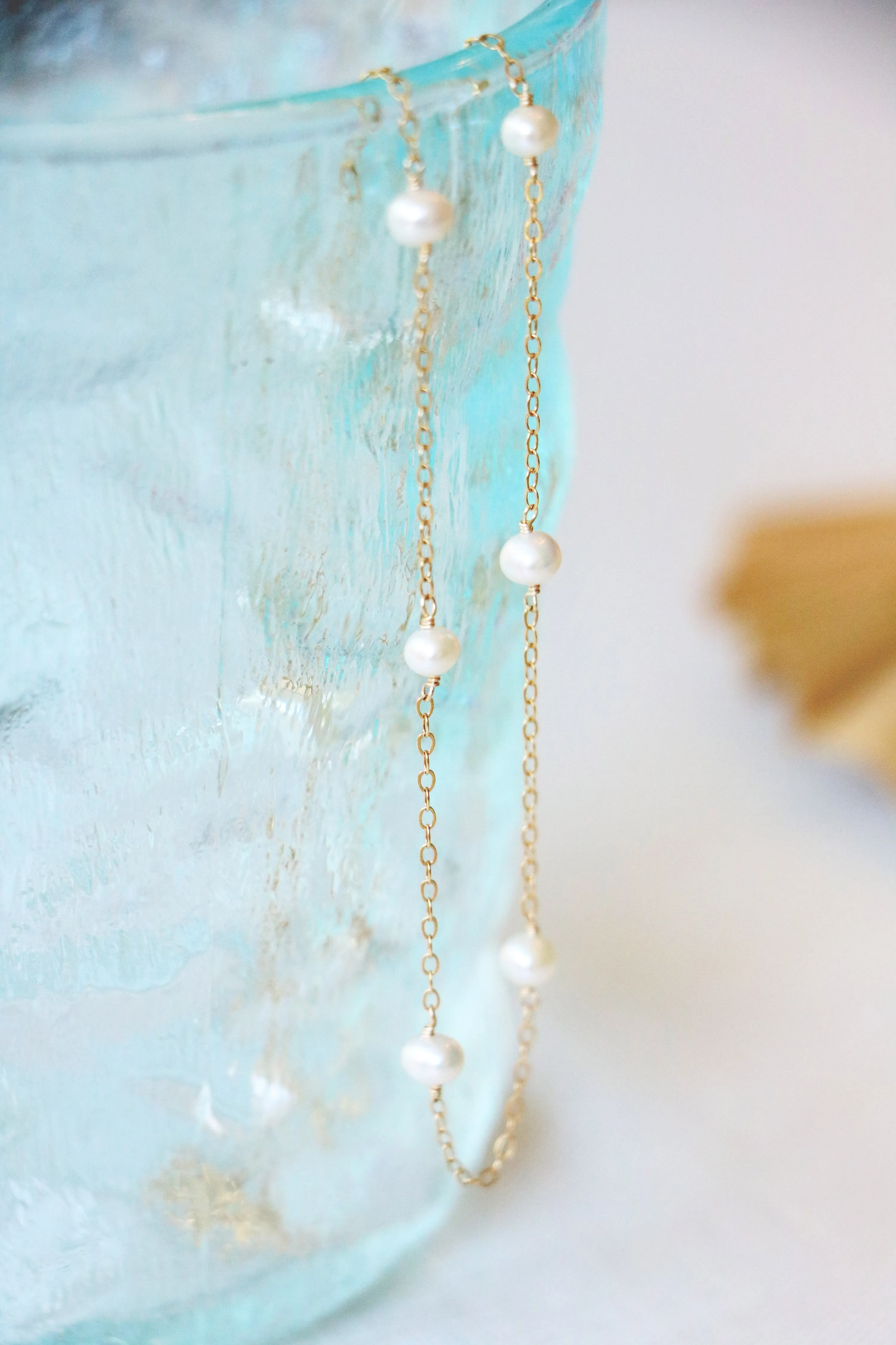 pops of pearl necklace { gold }