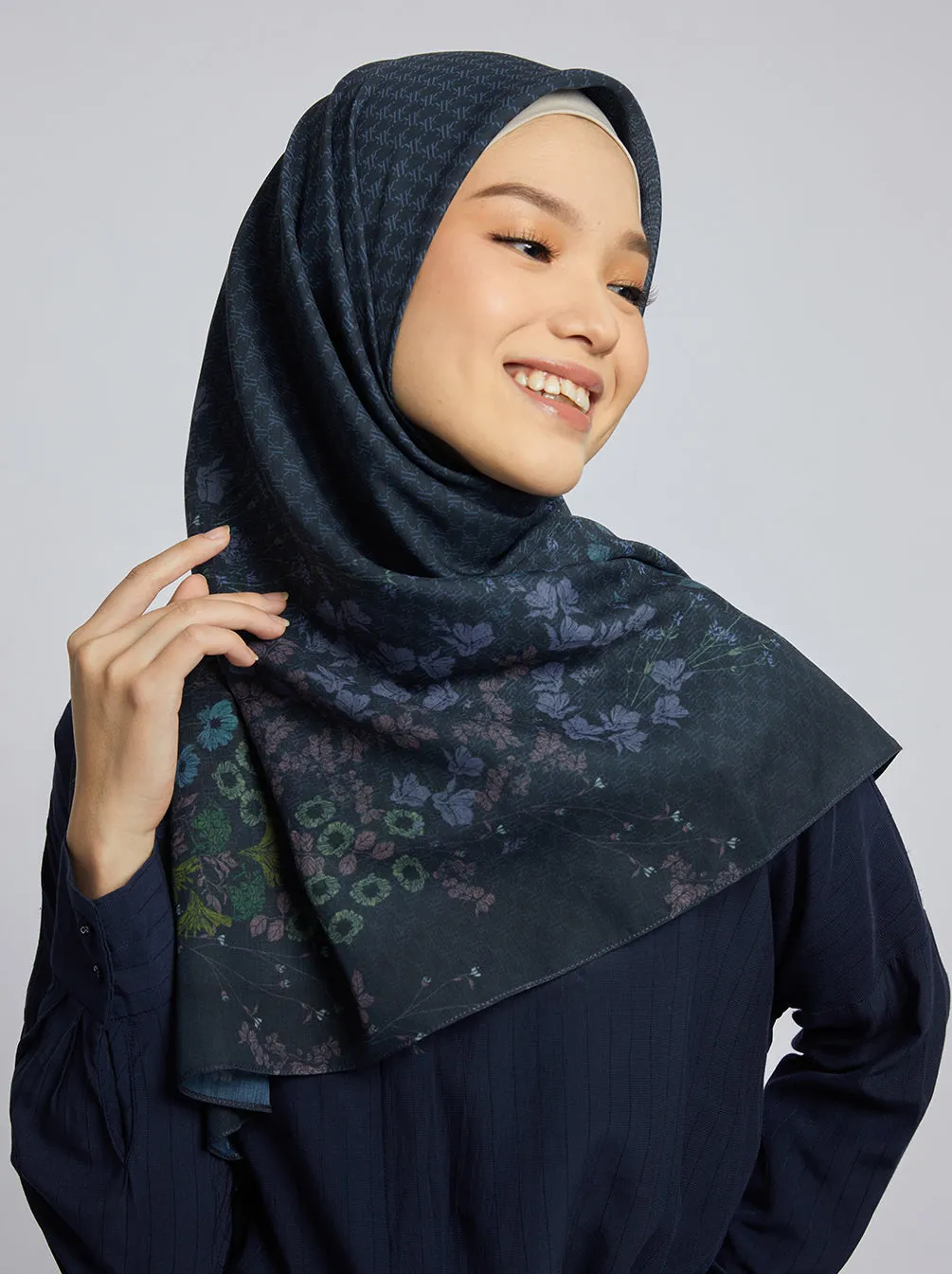 PRUDENCE SCARF NAVY