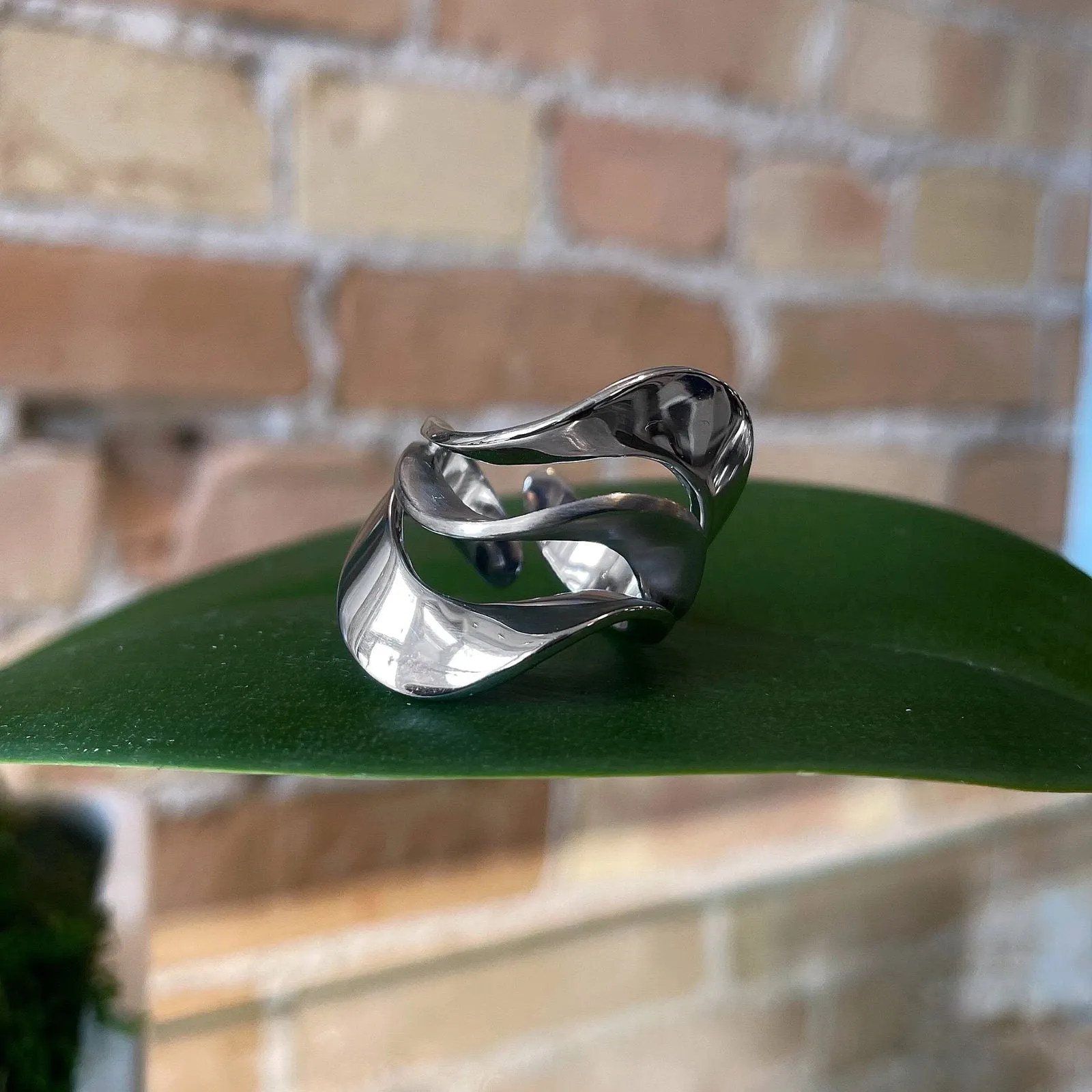 “Swan” Ring