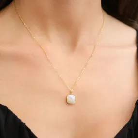 VALLI - Shell Pendant Necklace with A Dainty Gold Chain